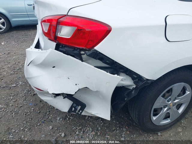 Chevrolet Cruze Ls Auto 2018 1G1BC5SMXJ7150373 Image 17