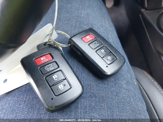 Toyota RAV4 SE 2016 JTMNFREV5GJ071020 Image 11
