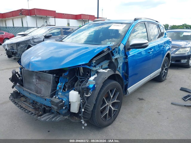 Toyota RAV4 SE 2016 JTMNFREV5GJ071020 Image 2