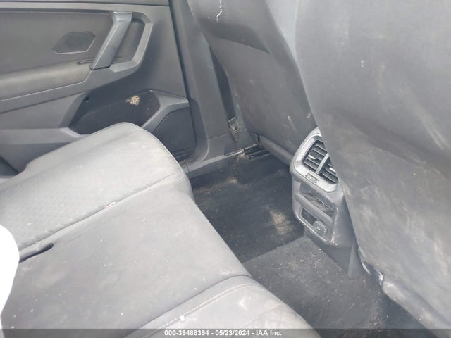 3VV0B7AX1KM052978 Volkswagen Tiguan 2.0t S