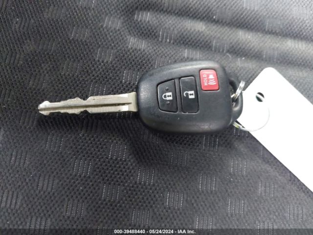 JTKKUPB44E1041683 Scion XD