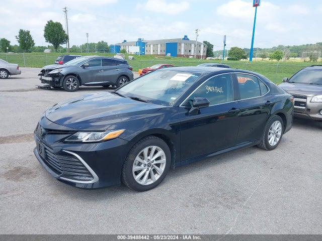 Toyota CAMRY LE 2022 4T1C11AK2NU007768 Image 2