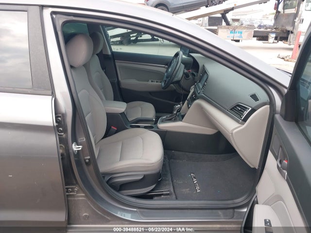 Продажа на аукционе авто 2018 Hyundai Elantra Value Edition, vin: 5NPD84LF9JH346568, номер лота: 39488521