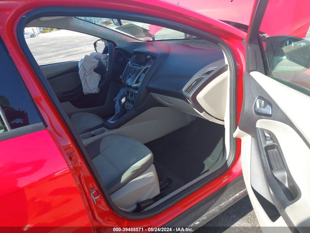 Ford FOCUS SE 2014 1FADP3F2XEL190618 Image 5