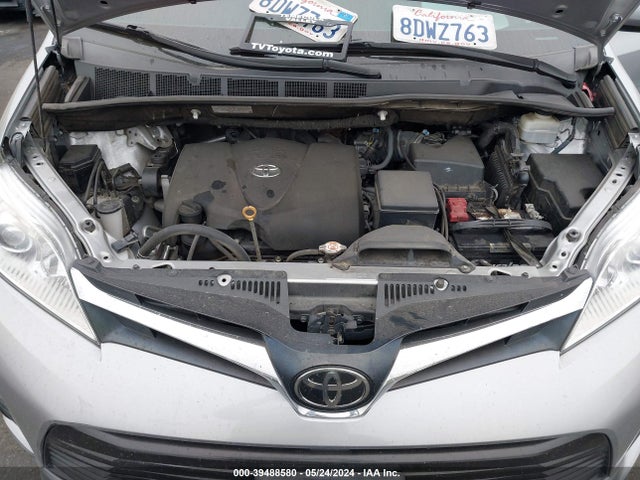 Toyota Sienna Le 8 Passenger 2018 5TDKZ3DC8JS954787 Image 10
