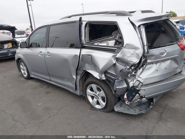 Toyota Sienna Le 8 Passenger 2018 5TDKZ3DC8JS954787 Image 3