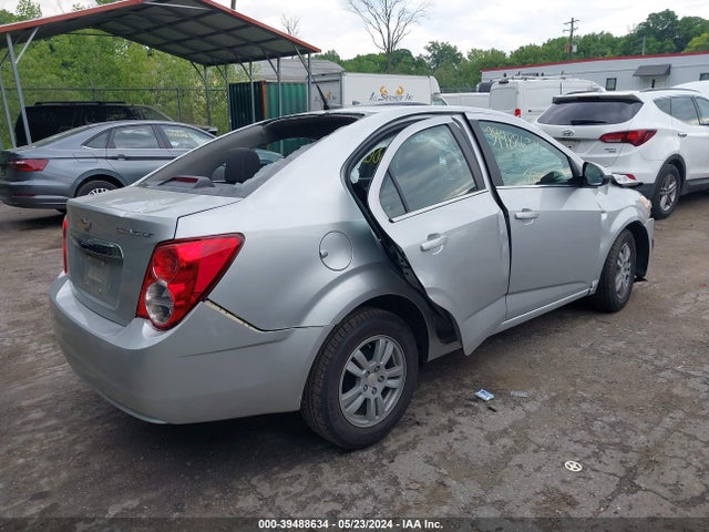 Chevrolet Sonic Lt Auto 2014 1G1JC5SH6E4171615 Image 4
