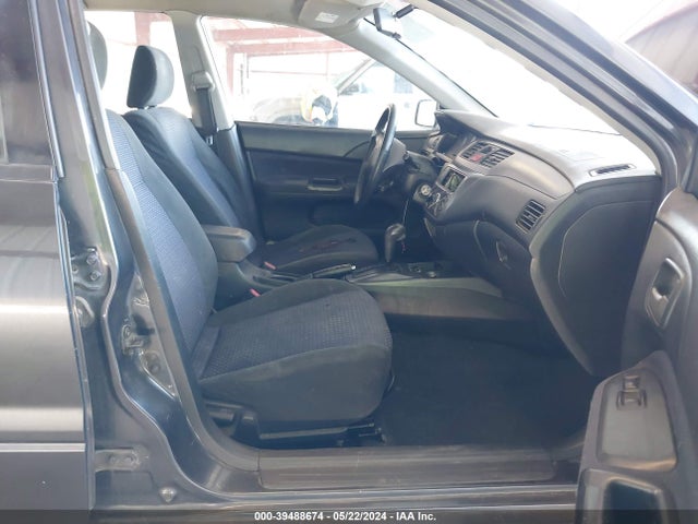 2003 MITSUBISHI LANCER JA3AJ86E93U052208 Photo 4