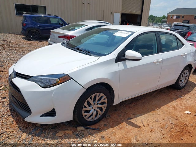 Toyota COROLLA LE 2017 5YFBURHE9HP613723 Image 2