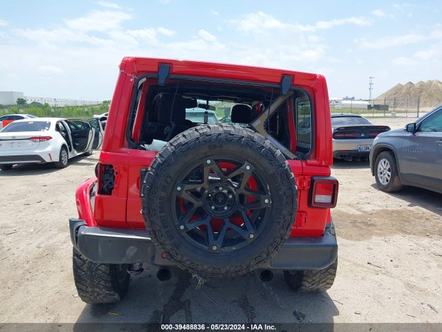 1C4HJXEG5JW260360 Jeep Wrangler Unlimited Sahara 4x4