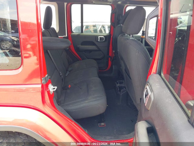 1C4HJXEG5JW260360 Jeep Wrangler Unlimited Sahara 4x4