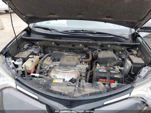 Toyota RAV4 LE 2018 JTMZFREV7JJ156062 Image 10