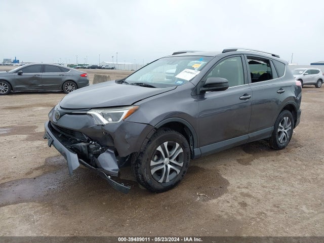 Toyota RAV4 LE 2018 JTMZFREV7JJ156062 Image 2