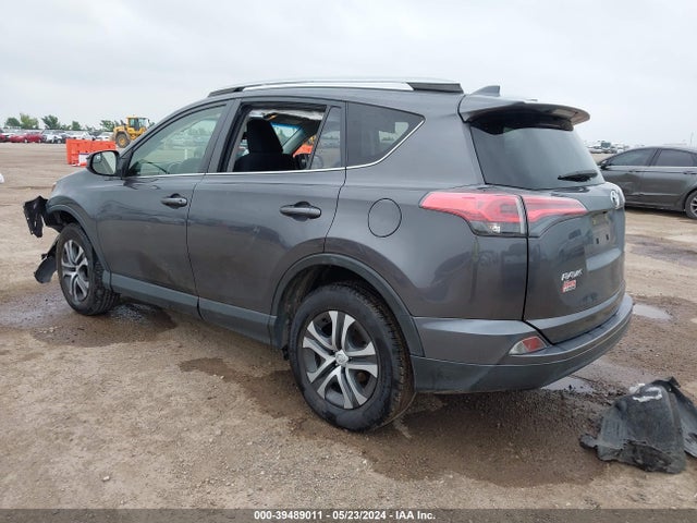 Toyota RAV4 LE 2018 JTMZFREV7JJ156062 Image 3