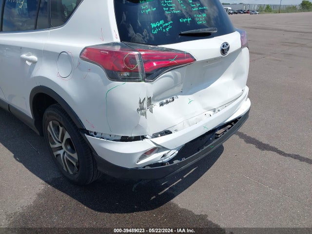 Toyota RAV4 LE 2018 JTMZFREV8JJ747856 Image 6
