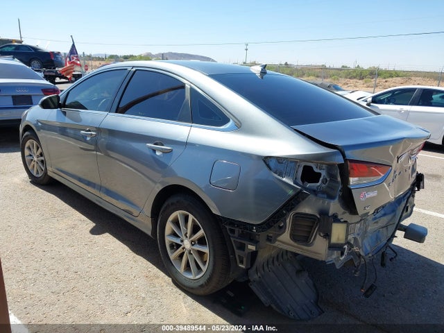 Hyundai SONATA SE 2018 5NPE24AF8JH725134 Image 3