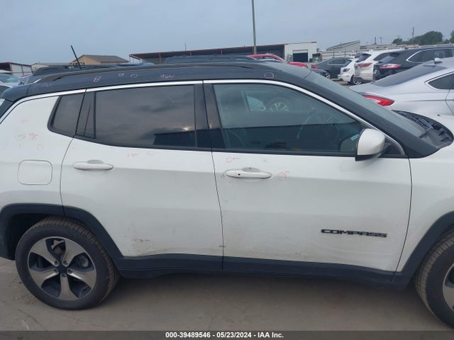 3C4NJCBB8JT425098 Jeep Compass Latitude Fwd