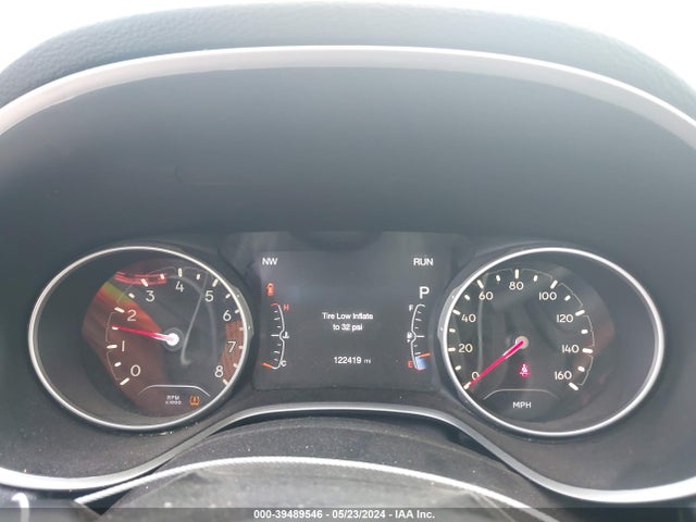 3C4NJCBB8JT425098 Jeep Compass Latitude Fwd