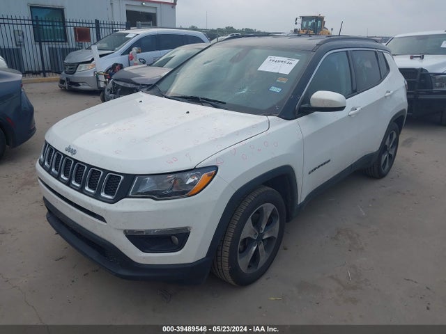 3C4NJCBB8JT425098 Jeep Compass Latitude Fwd
