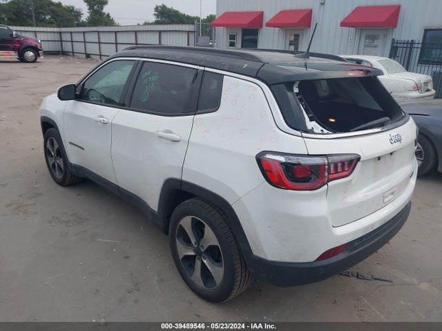 3C4NJCBB8JT425098 Jeep Compass Latitude Fwd