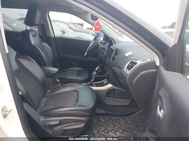 3C4NJCBB8JT425098 Jeep Compass Latitude Fwd
