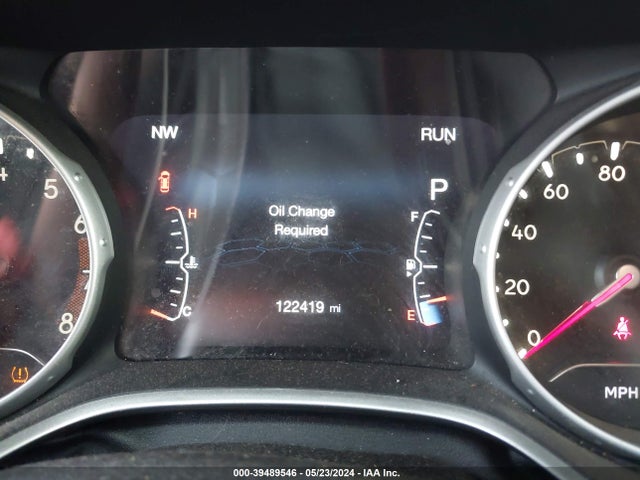 3C4NJCBB8JT425098 Jeep Compass Latitude Fwd
