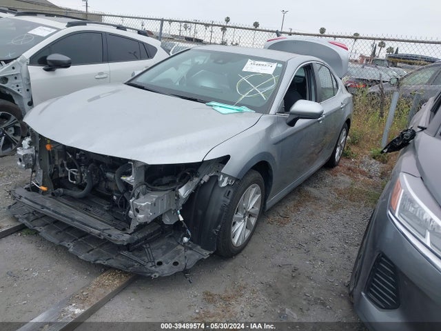 Toyota CAMRY LE 2022 4T1C11AK4NU672669 Image 2