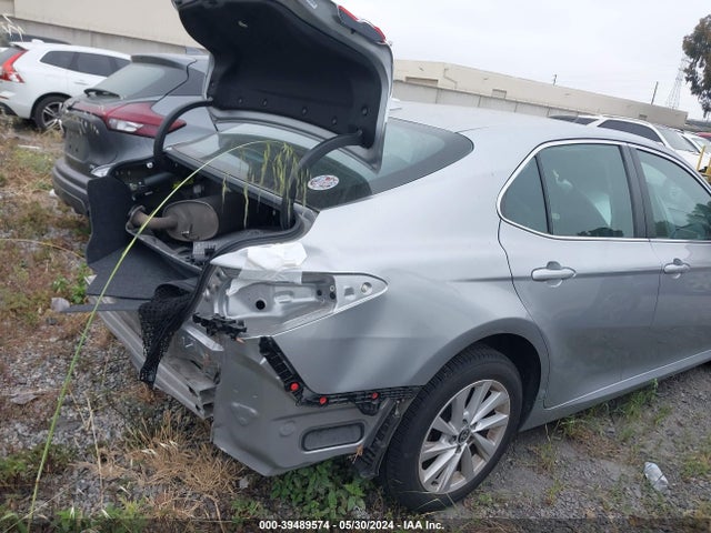 Toyota CAMRY LE 2022 4T1C11AK4NU672669 Image 4