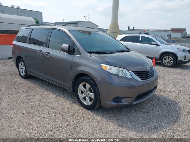 Toyota Sienna Le V6 8 Passenger 2014 5TDKK3DC4ES433219 главное изображение