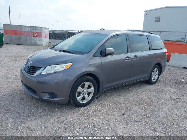 Toyota Sienna Le V6 8 Passenger 2014 5TDKK3DC4ES433219 Image 2