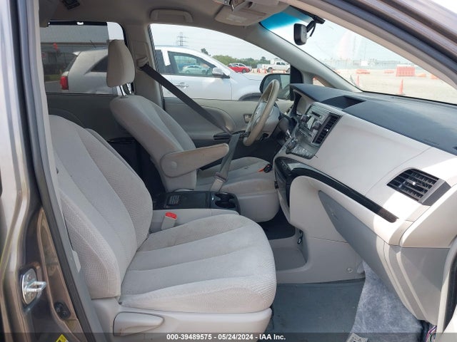 Toyota Sienna Le V6 8 Passenger 2014 5TDKK3DC4ES433219 Image 5