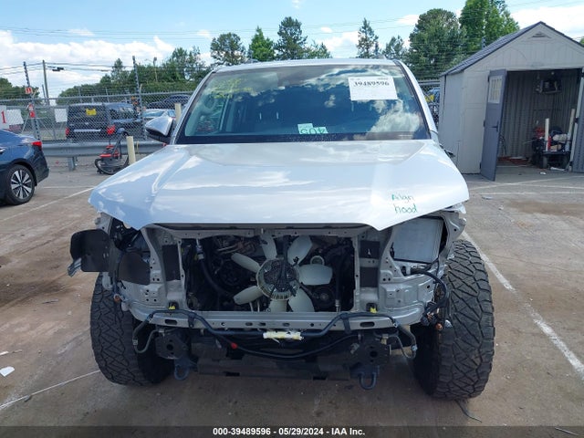 Toyota 4runner Sr5 Premium 2022 JTEFU5JR8N5257096 Image 13