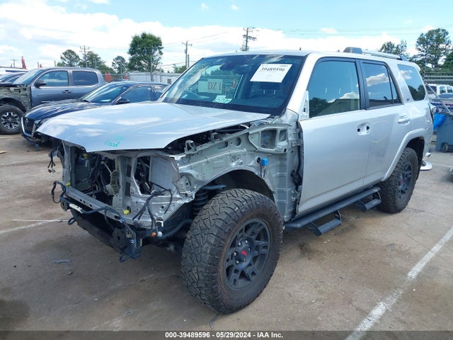 Toyota 4runner Sr5 Premium 2022 JTEFU5JR8N5257096 Image 2