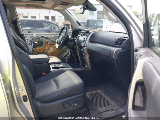 Toyota 4runner Sr5 Premium 2022 JTEFU5JR8N5257096 Image 5