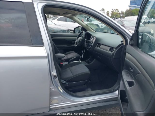 JA4AD2A3XEZ007337 Mitsubishi Outlander Es