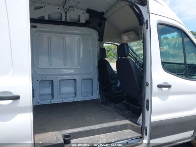 1FTBR3X81NKA34813 Ford Transit-250 Cargo Van