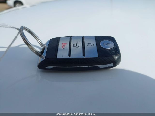 5XXGT4L39KG361232 KIA Optima S