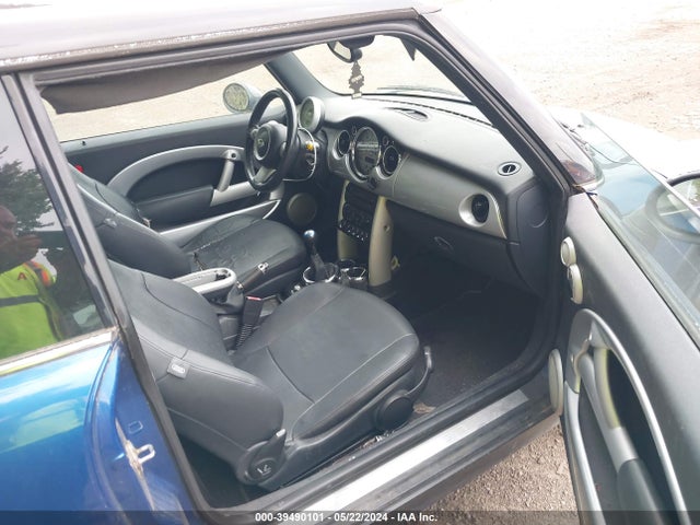 2005 MINI COOPER WMWRC33565TK61708 Photo 4