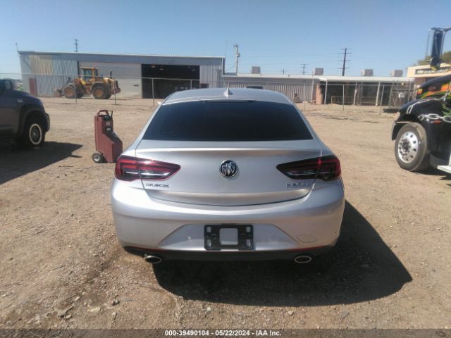 W04GL6SX6J1111404 Buick Regal Sportback Preferred