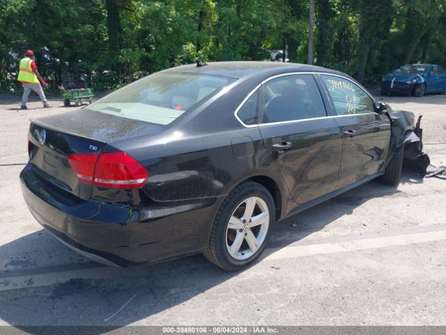 1VWAT7A32EC041133 Volkswagen Passat 1.8t Wolfsburg Edition