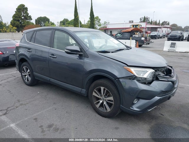Toyota Rav4 Xle 2017 JTMWFREV5HD108135 Image 1
