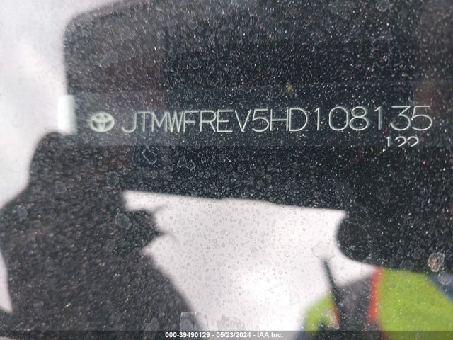 Toyota Rav4 Xle 2017 JTMWFREV5HD108135 Image 9