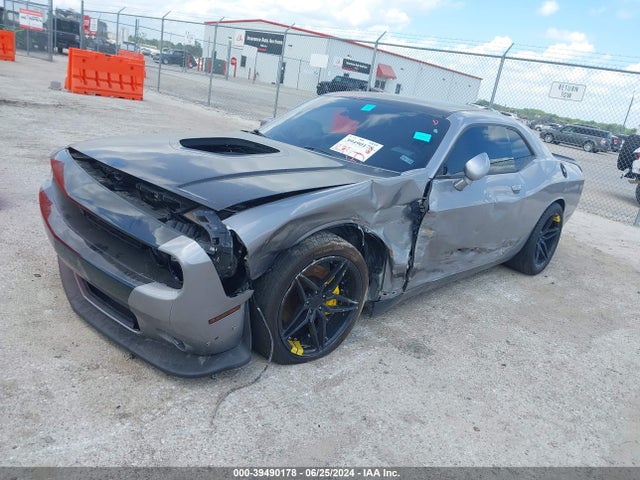 Dodge Challenger 392 Hemi Scat Pack Shaker 2016 2C3CDZFJ7GH299941 Image 2