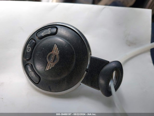 2011 MINI COOPER S WMWSV3C5XBTY23942 Photo 10