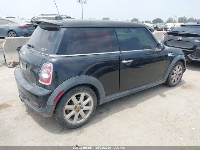 2011 MINI COOPER S WMWSV3C5XBTY23942 Photo 3