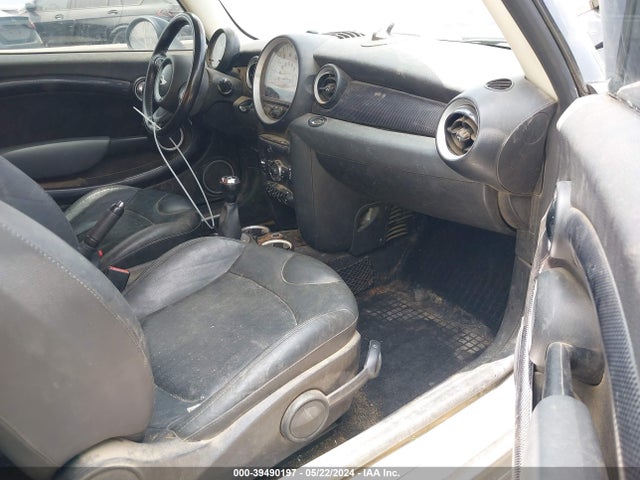 2011 MINI COOPER S WMWSV3C5XBTY23942 Photo 4