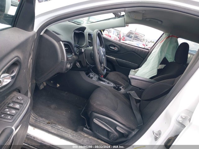 1C4PJMCB1KD355786 Jeep Cherokee Latitude 4x4