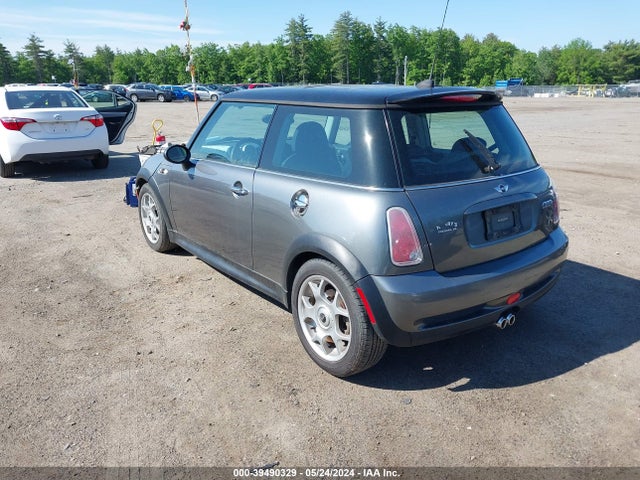 2005 MINI COOPER S WMWRE33575TL10912 Photo 2