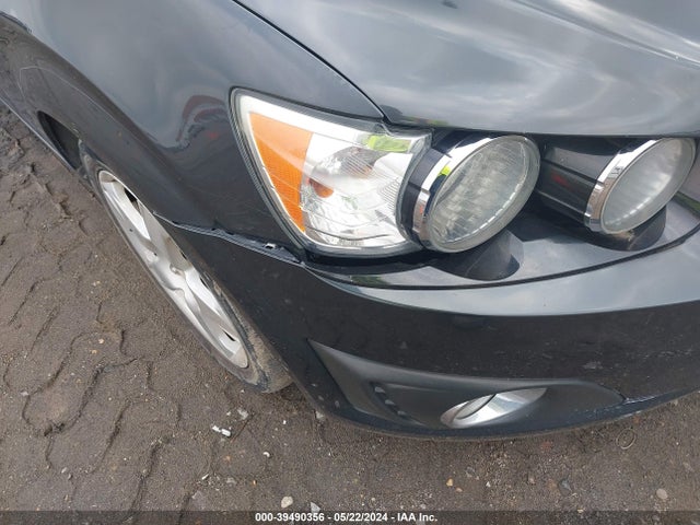 Chevrolet Sonic Ltz Auto 2015 1G1JE5SB2F4197569 Image 13