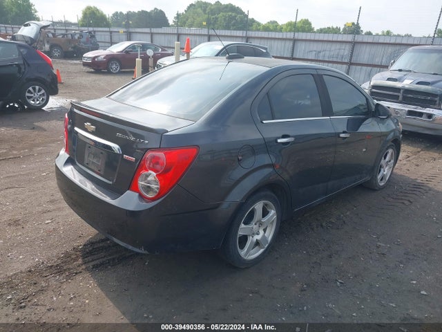 Chevrolet Sonic Ltz Auto 2015 1G1JE5SB2F4197569 Image 4